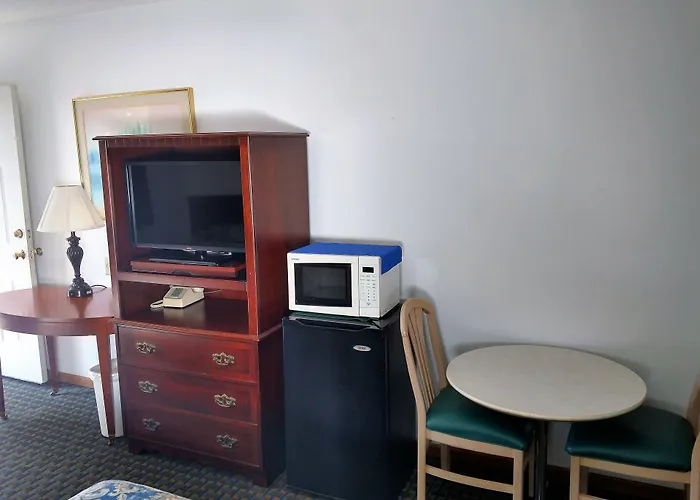 Seasons Motel 2*
